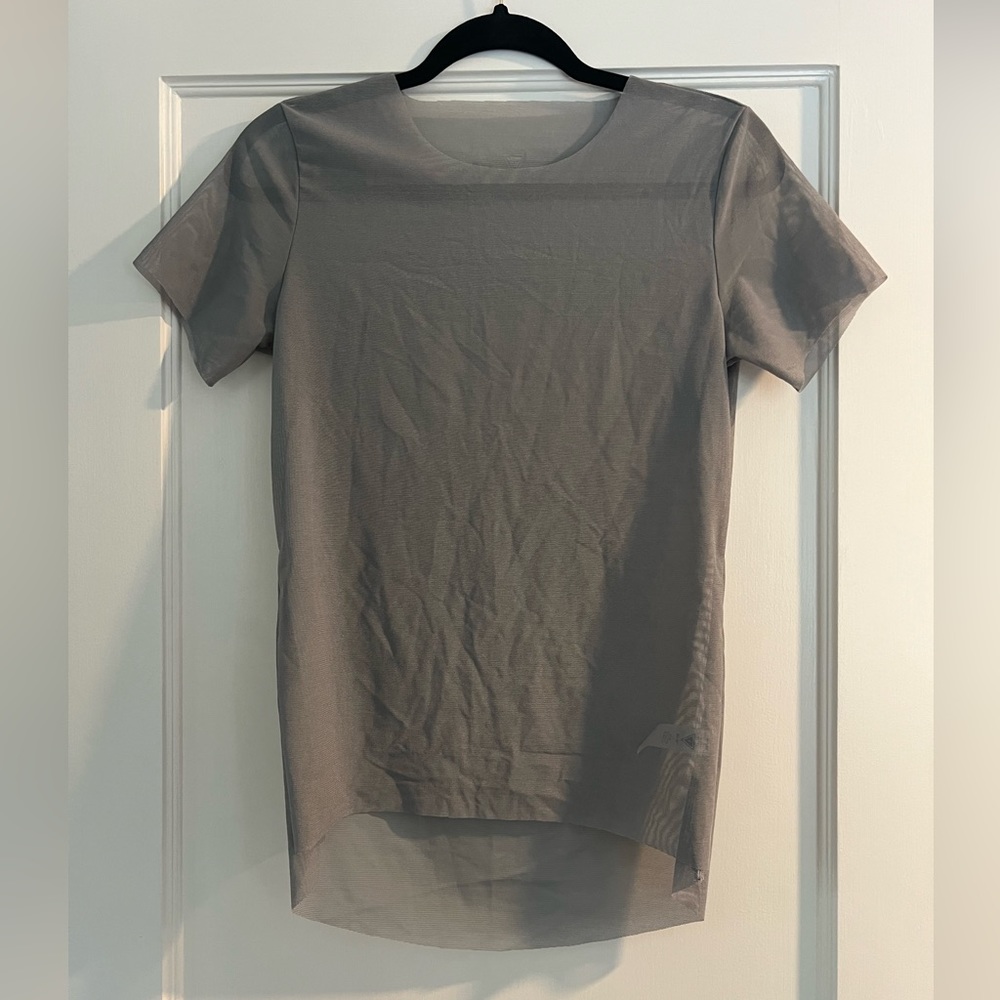 Yogasmoga Women's Mesh Top (Zari)
Size: 4
[New]
Made in the USA